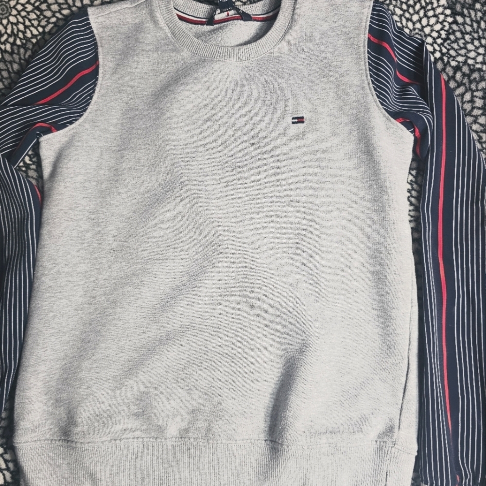 Tommy hilfiger sweater size boys xxs